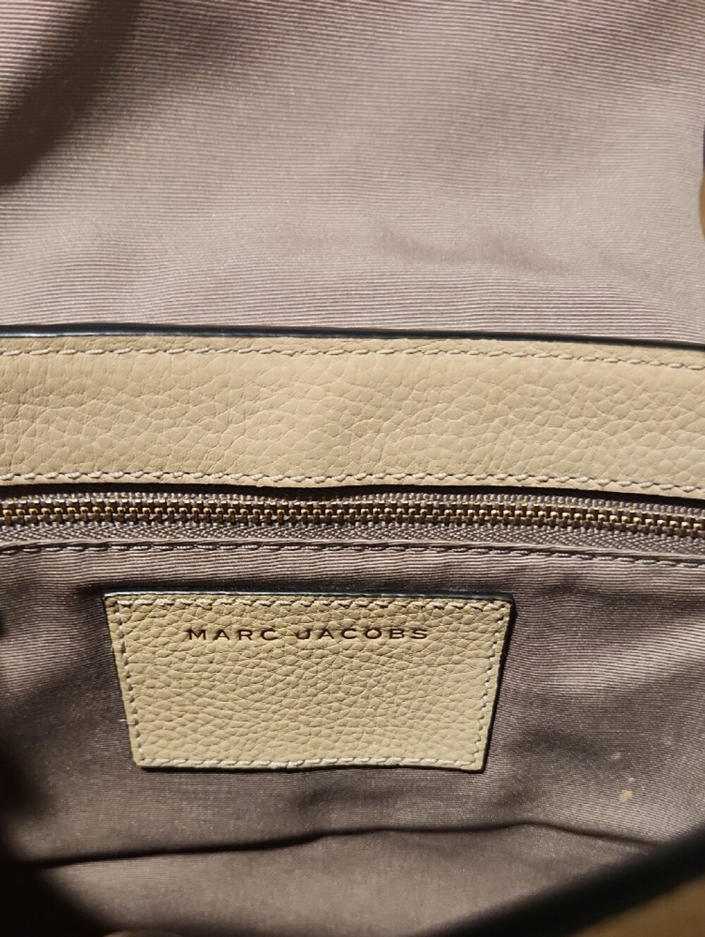 Marc Jacobs Neutral Beige Pebbled Leather Saddle Bag - Picture 4 of 10